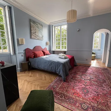Chateau Des Quatre Tourelles לינה וארוחת בוקר 3*