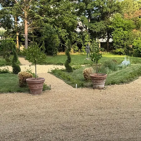 Chateau Des Quatre Tourelles Bed & Breakfast