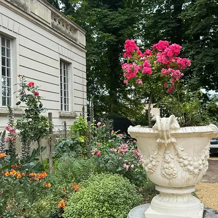 Nocleg ze śniadaniem Chateau Des Quatre Tourelles 3*