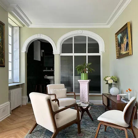 לינה וארוחת בוקר Chateau Des Quatre Tourelles