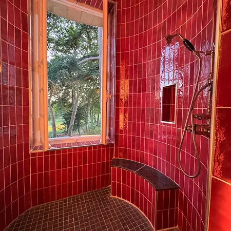 Chateau Des Quatre Tourelles לינה וארוחת בוקר 3*