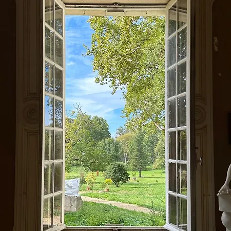 Chateau Des Quatre Tourelles