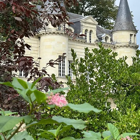 Nocleg ze śniadaniem Chateau Des Quatre Tourelles 3*