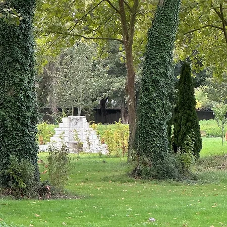 Chateau Des Quatre Tourelles