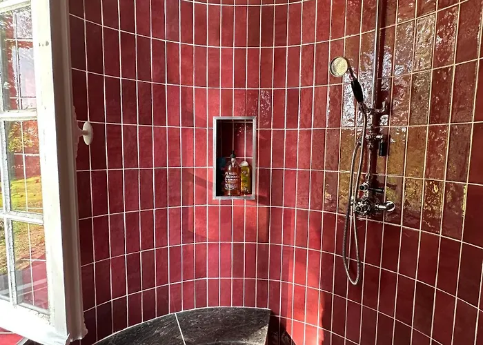 Chateau Des Quatre Tourelles 3*